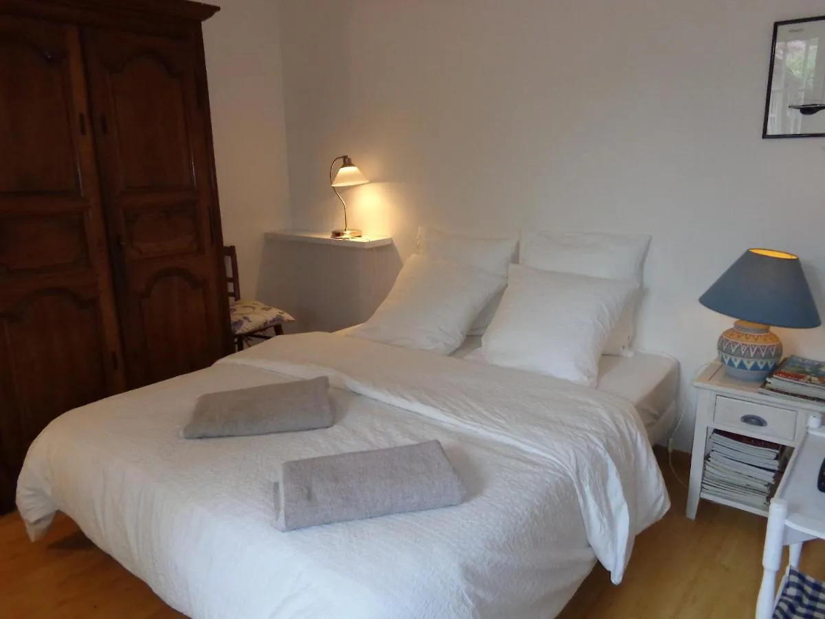 Bed and Breakfast Chambre centre bourg 2 personnes avec petit dejeuner à Corseul 0*,  France